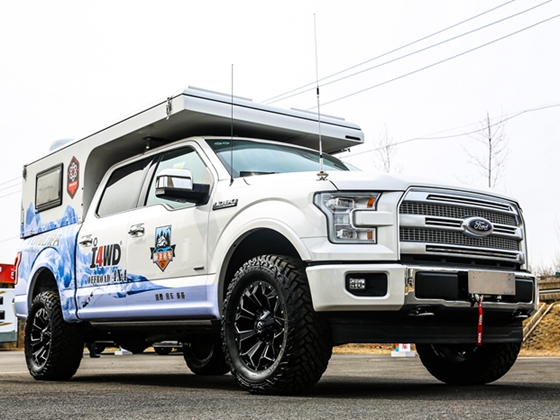 旅美速腾福特“f150越野者”四驱越野房车